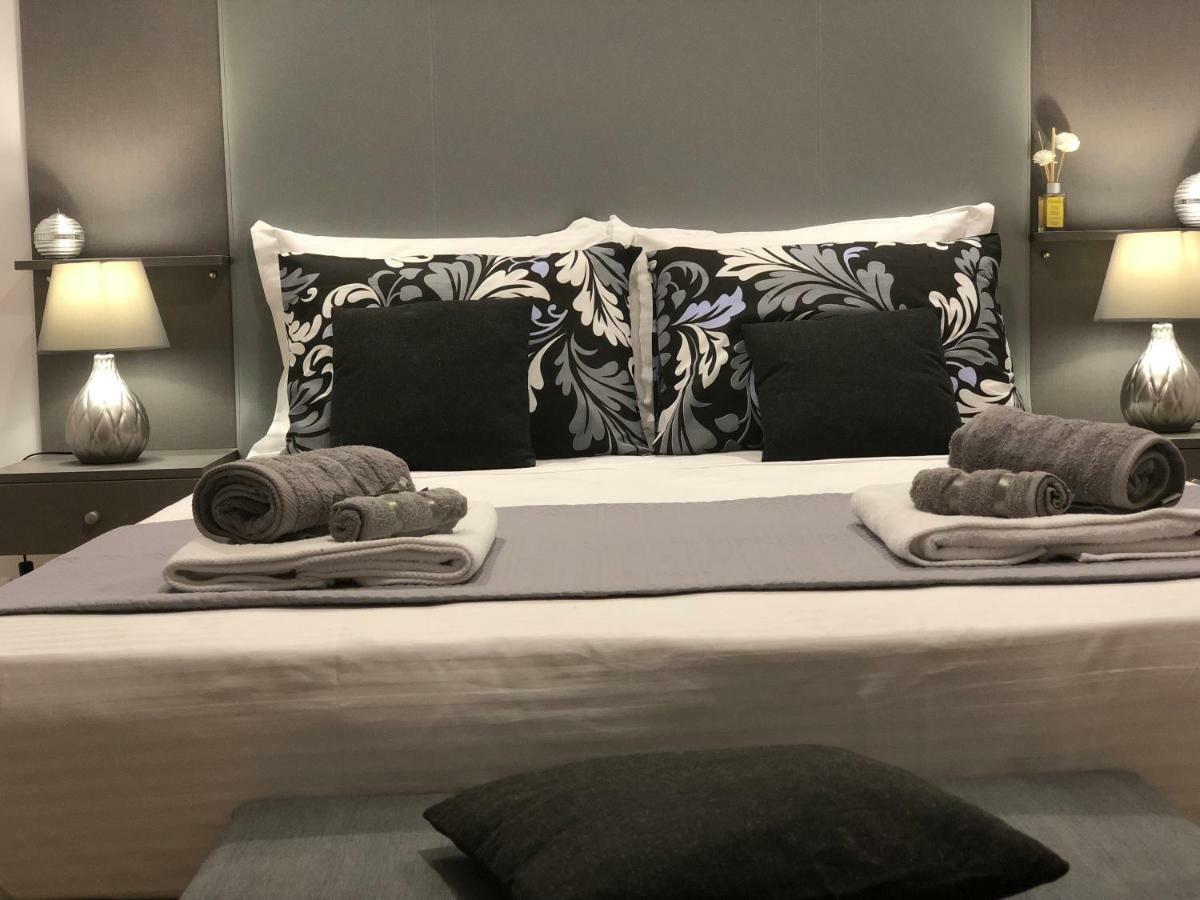Athenaeum Acropolis Residence 1Min To Museum Екстериор снимка