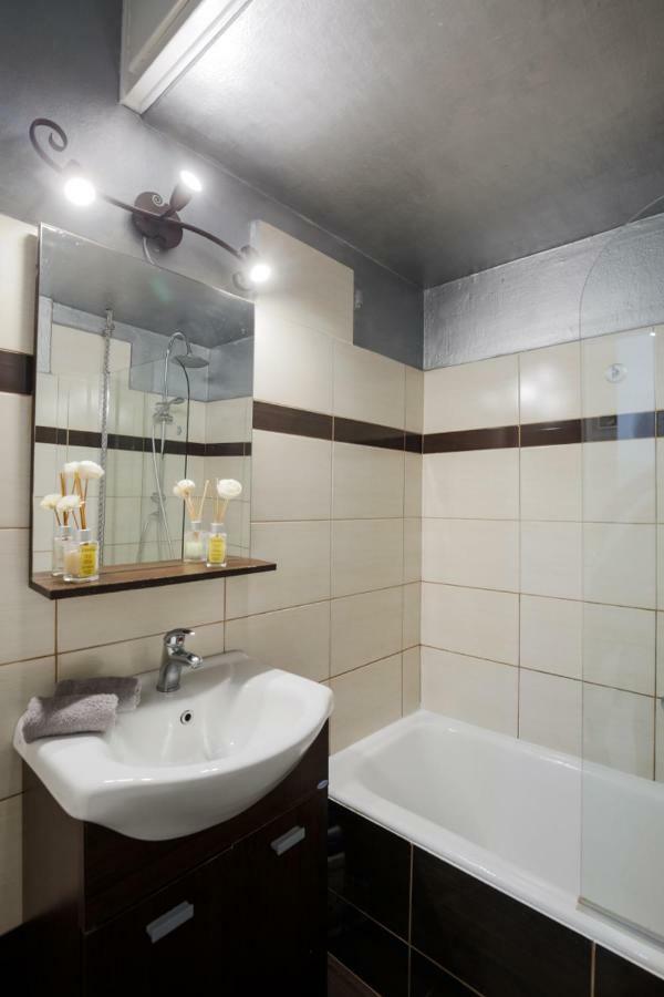 Athenaeum Acropolis Residence 1Min To Museum Екстериор снимка